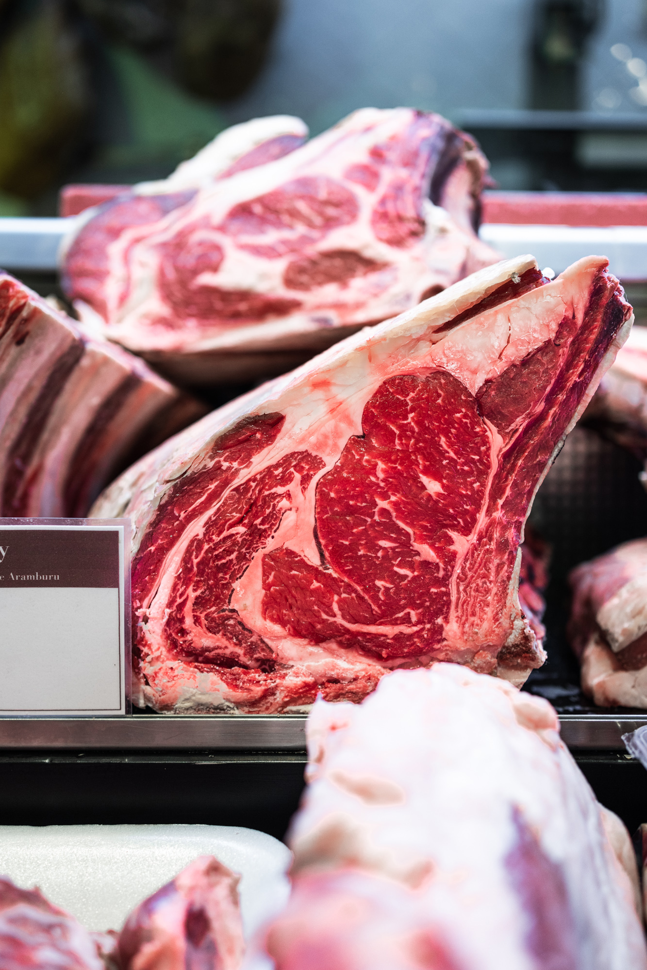 Chuletón de buey o chuletón de ternera de más 1kg aprox. Chuletón de buey o chuletón de ternera de más 1kg aprox.